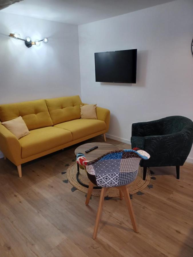 Duplex Centre Ville Ernee ภายนอก รูปภาพ