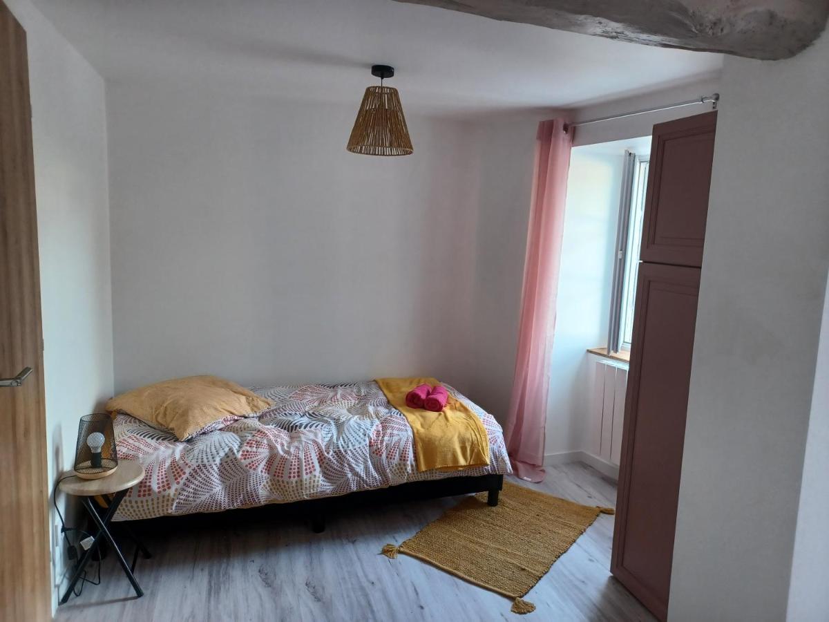 Duplex Centre Ville Ernee ภายนอก รูปภาพ
