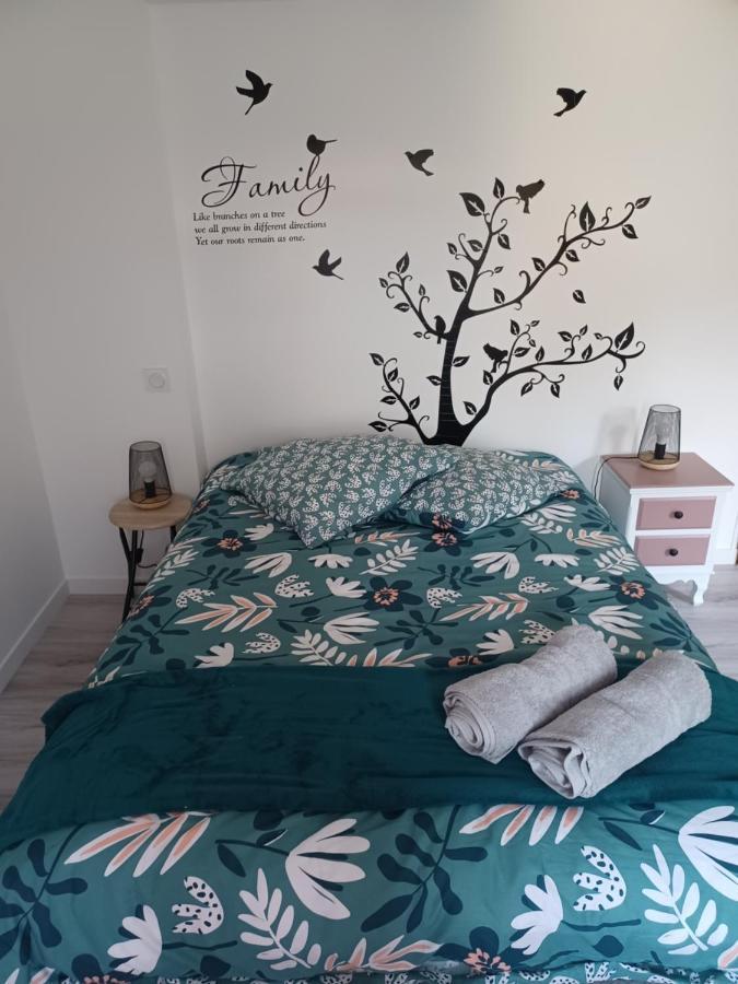 Duplex Centre Ville Ernee ภายนอก รูปภาพ