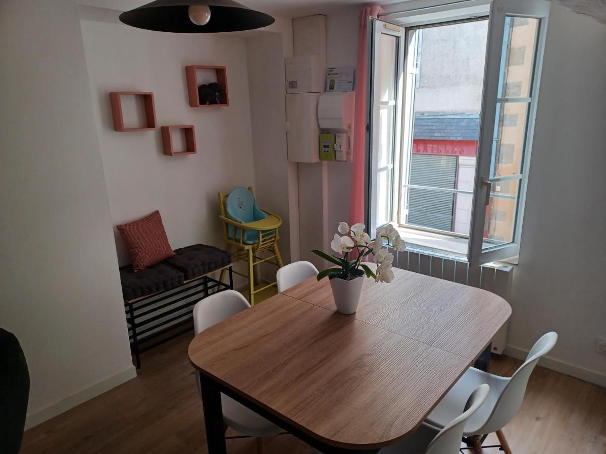 Duplex Centre Ville Ernee ภายนอก รูปภาพ